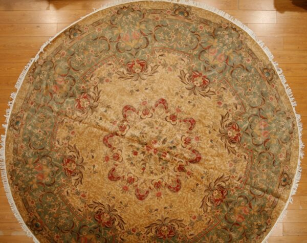 26269 14 Ft Round Classing French Design Rug